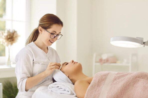 shutterstock_2112693671 mezoterapia iglowa